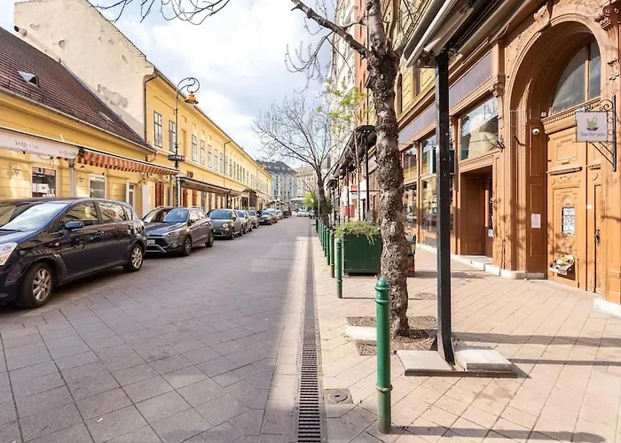 Swarz's Downtown Budapeşte